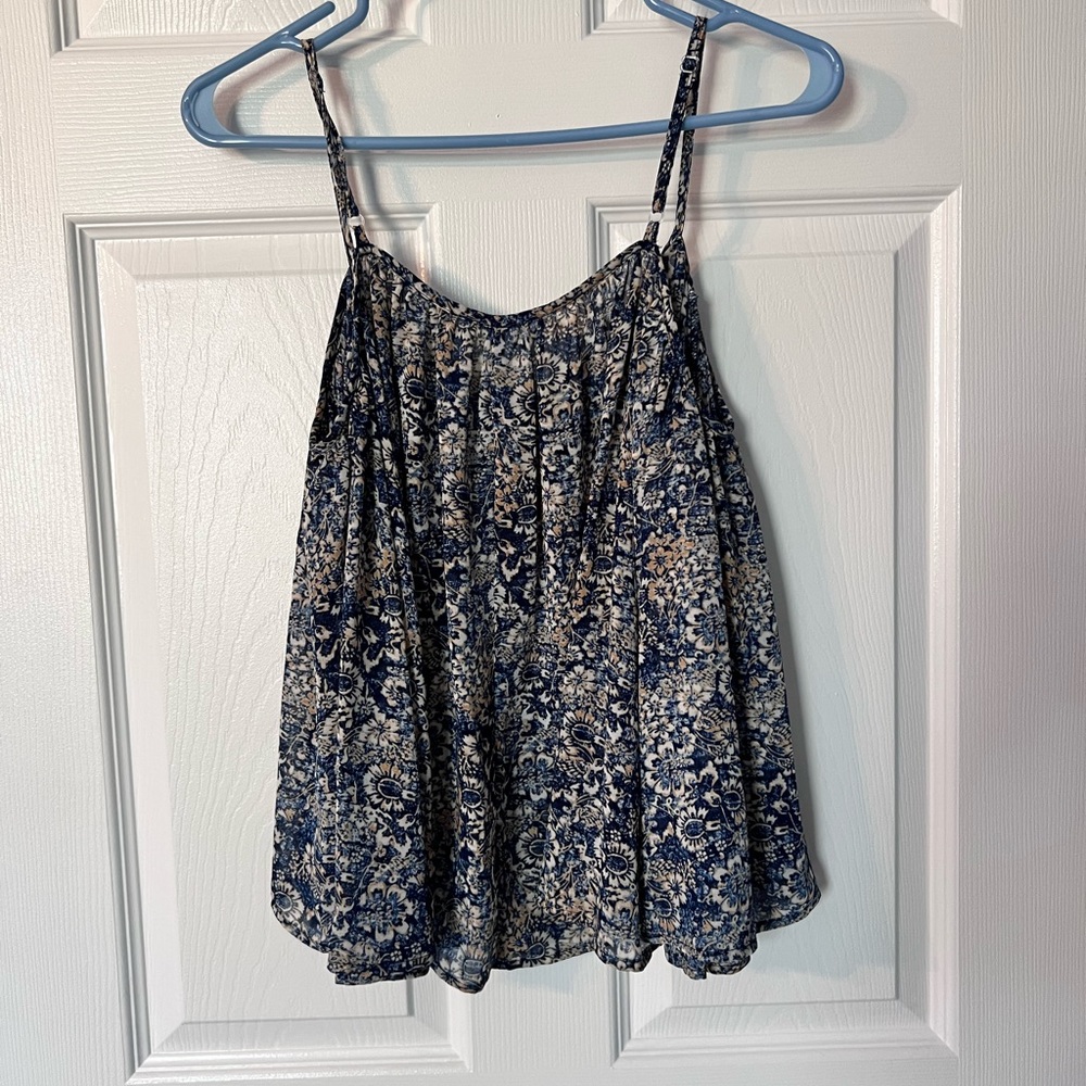 Socialite Cold Shoulder Top - Picture 2 of 4